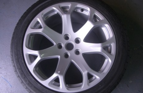 中古　マセラティ　グランツーリズモ純正１９インチタイヤ、ホイールセット