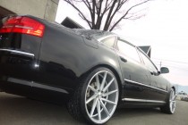 アウディ　AUDI A8 VOSSEN CVT 22インチ装着！