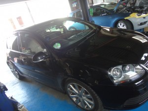 3,20 VW GOLF5 R32 AP (1)