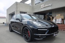ポルシェ　カイエン GTS