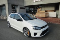 VW POLO 6R POLO-R WRCフロントバンパー、R-LINEサイドスカート、6Cヘッドライト取り付け