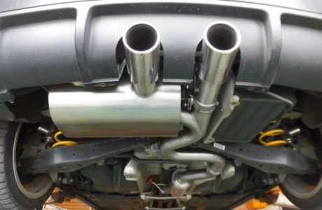 VW GOLF5 R32 HMS-TUNING マフラー取り付け
