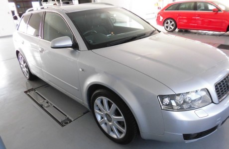 AUDI アウディ A4 B6 1,8T QUATTRO 純正クルーズコントロール&cpm装着！！