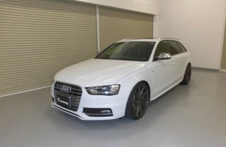 AUDI アウディ S4 B8.5/8K RS5/RS4純正ブレーキキット&スロコン&ダイナミックウィンカー装着！！