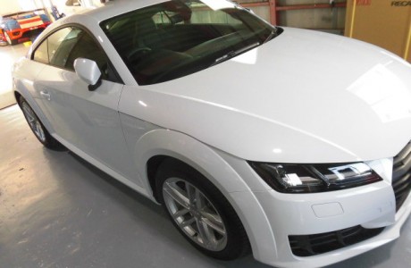 アウディ AUDI New TT 8S(FV) 純正アームレスト装着！！