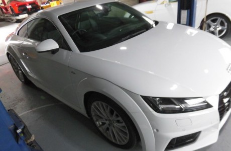 AUDI アウディ TT 8S(FV) S-LINE 純正アームレスト装着！