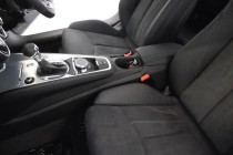 AUDI アウディ New TT 8S(FV)純正アームレスト装着！！