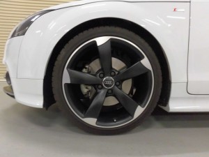 5,29 AUDI TT 8J APR (15)