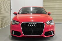 アウディ AUDI A1 8X ＲＳスタイルフロントグリル&ＲＳスタイルサイドエアグリル装着！！
