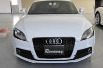 AUDI アウディ TT 8J RSスタイルフロントグリル&OSIR フットレスト装着！！