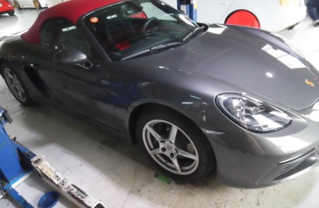 PORSCHE ポルシェ 718 ボクスター低ダストブレーキパッド取り付け♪