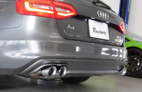 AUDI アウディ A4 B8.5/8K 2,0TFSI AVANT AWE TUNING ツーリングエディションエキゾーストマフラー&S4純正リアディフューザー装着！！