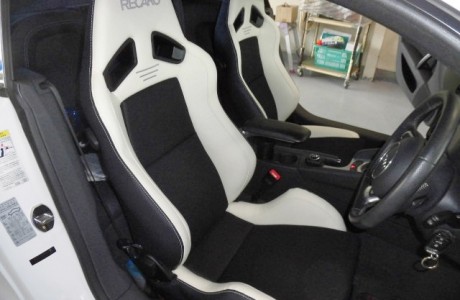 アウディ AUDI TT 8J 2.0TFSI QUATTRO RECARO レカロ SR-7 LASSIC2 取り付け！！