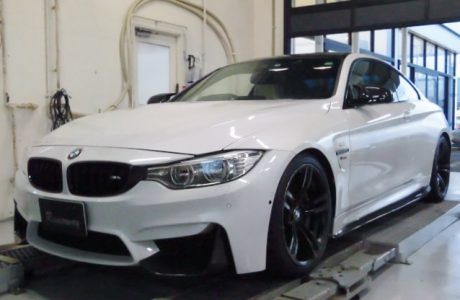 BMW F82 M4 RST オーダーメイド ステアリング装着！！