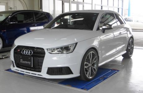 アウディ AUDI S1 8X ARMYTRIX アーミートリックス エギゾーストバルブ付きマフラー取り付け！！