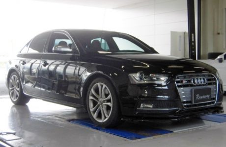 アウディ AUDI S4 B8.5/8K RST カーボンステアリング取り付け！！