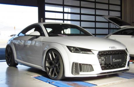 AUDI アウディ TT 8S/FV 後期 フェイスリフト 40TFSI REMUS レムス製 4本出しマフラー＆TTS 8S後期 純正リアディフューザー取り付け！！