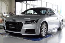 AUDI アウディ TT 8S クーペ RSTカーボン デコライティブセット（インテリアパネルキット）＆RST カーボン ステアリングトリム＆RST カーボン ステアリングパドルシフト＆アウディ純正ドアロゴカーテシランプ取り付け！！