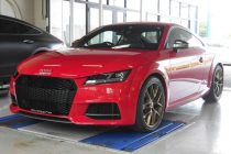 AUDI アウディ TTS 8S クーペ RSスタイルフロントグリルセット取り付け！！