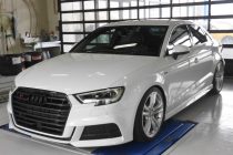 AUDI アウディ A3 8V S-LINE 後期セダン US純正S3フロントグリルセット＆本国純正ブラックエンブレムセット取り付け！！