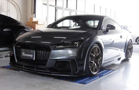 AUDI アウディ TTRS 8Sクーペ EVENTURI（イベンチュリ）カーボンエアインテークキット＆ターボインレットパイプ＆カーボンエンジンカバー＆WAGNER TUNING（ワグナーチューニング）インタークーラー EVO3 コンペティションキット取り付け！！