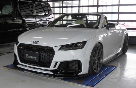AUDI アウディ TTRS 8S ロードスター Runawayオリジナルモニターステーでセカンドモニター＆RECARO レカロ スポーツスター CL210H取り付け！！